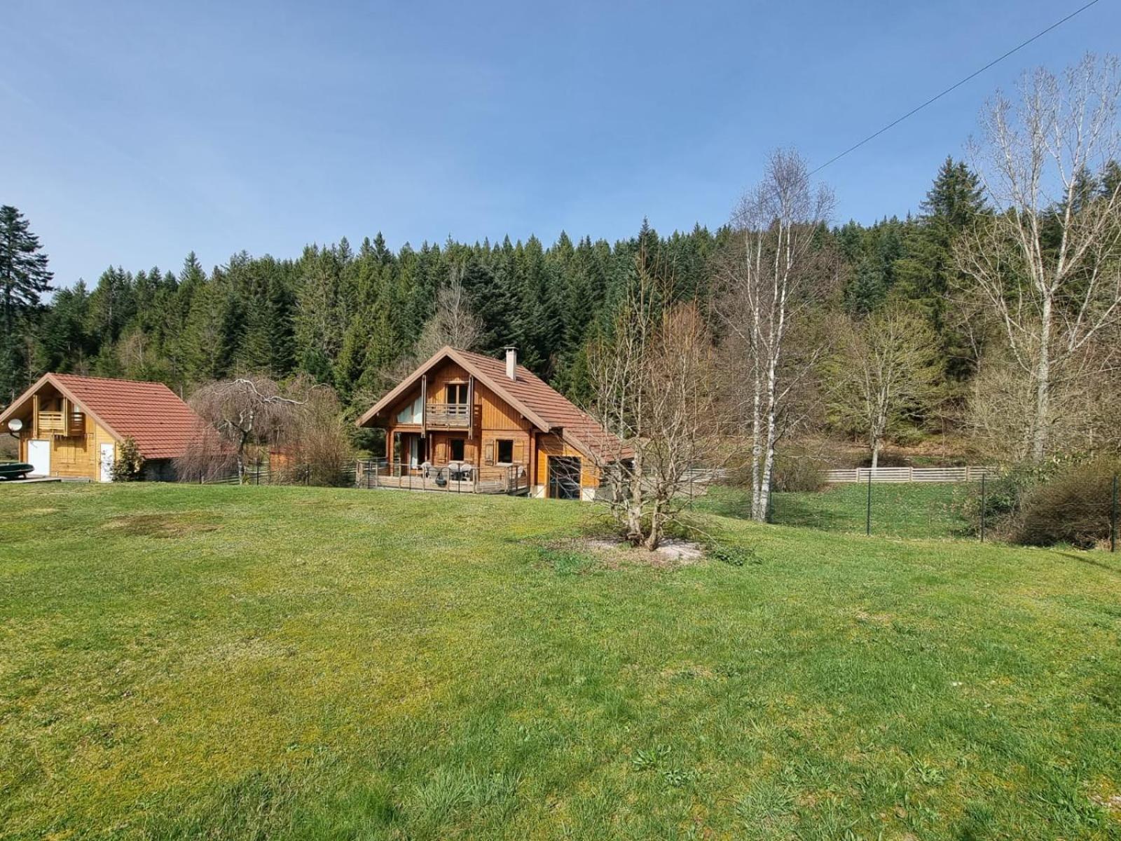 Le Des Broches - Jacuzzi Holiday home *